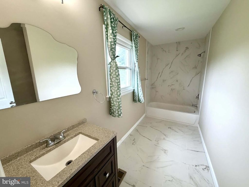 Image 23 of property listing at 13608 CREEKSIDE, Silver Spring, MD 20904