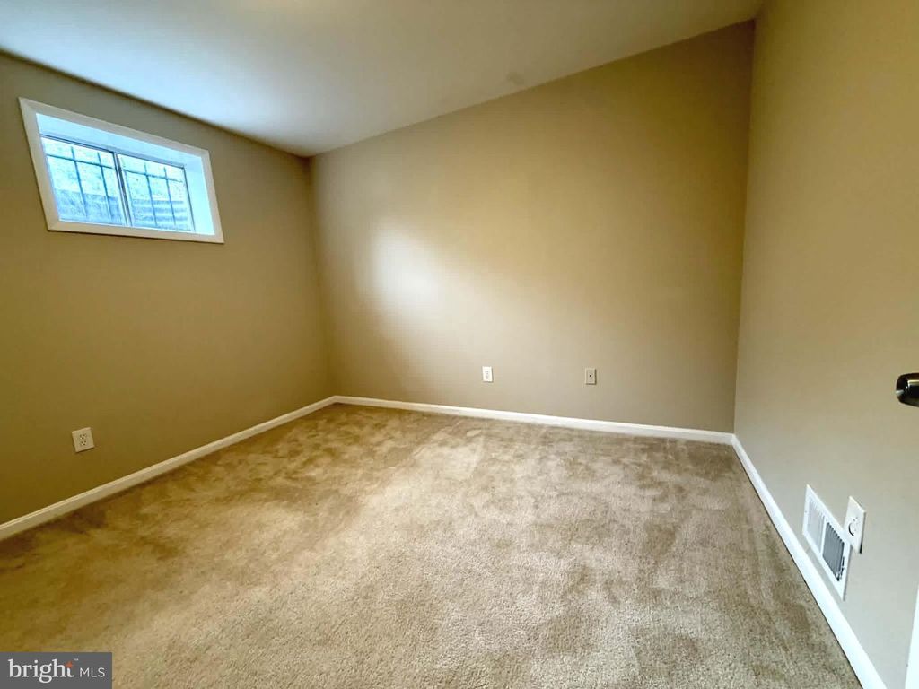 Image 25 of property listing at 13608 CREEKSIDE, Silver Spring, MD 20904