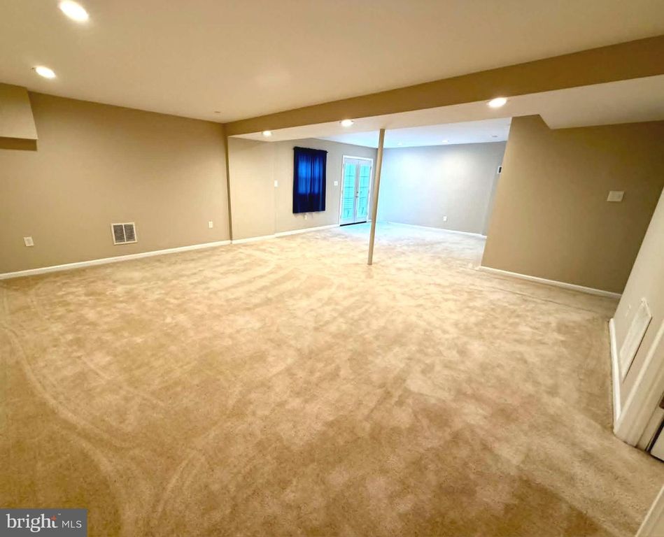 Image 31 of property listing at 13608 CREEKSIDE, Silver Spring, MD 20904
