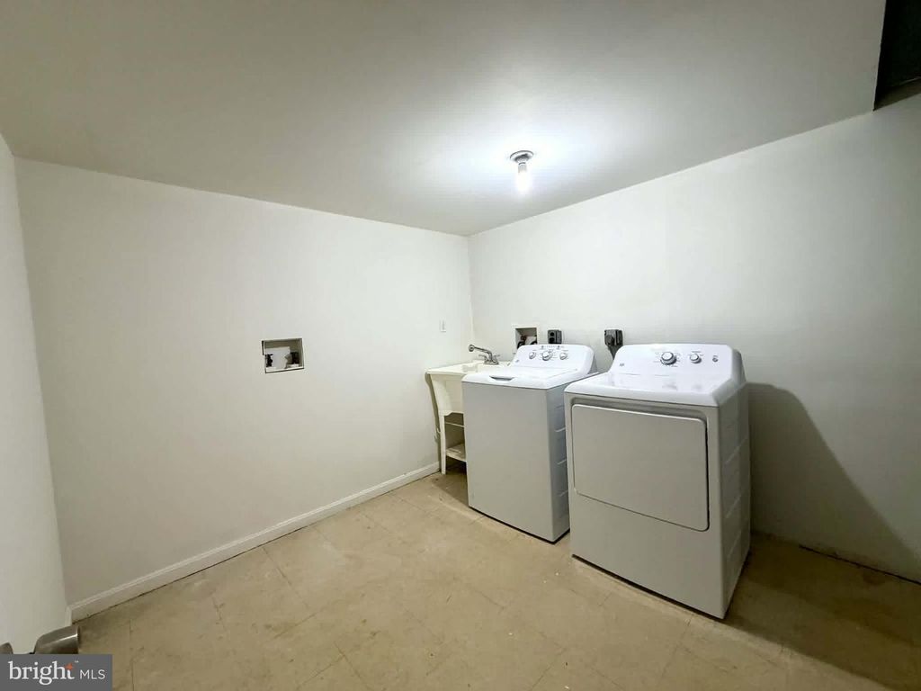Image 37 of property listing at 13608 CREEKSIDE, Silver Spring, MD 20904