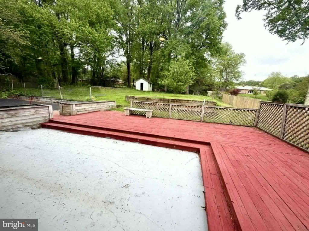 Image 40 of property listing at 13608 CREEKSIDE, Silver Spring, MD 20904