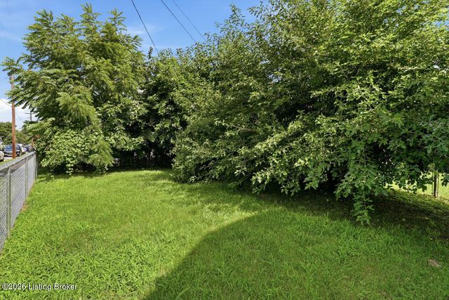 444 N 28th St, Louisville, KY 40212