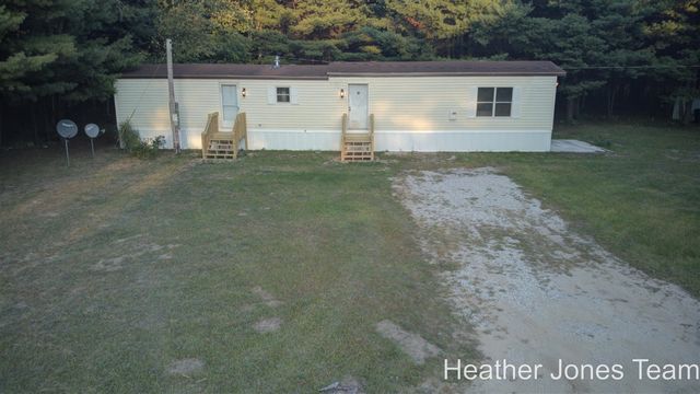 1066 Fisk Avenue, Morley, MI 49336