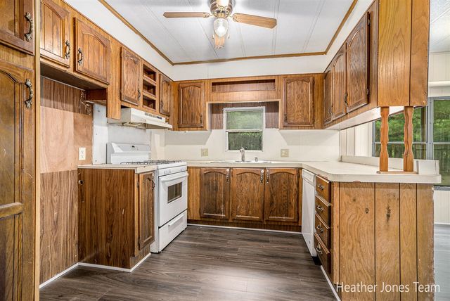 1066 Fisk Avenue, Morley, MI 49336