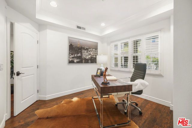 1135 Rexford Drive 302, Los Angeles, CA 90035