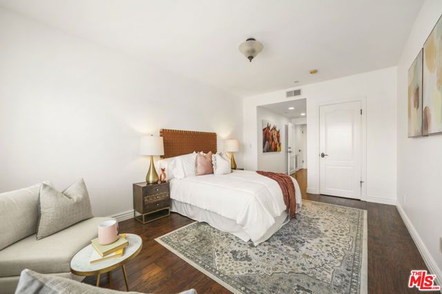 1135 Rexford Drive 302, Los Angeles, CA 90035