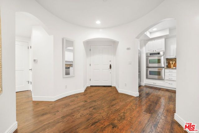 1135 Rexford Drive 302, Los Angeles, CA 90035