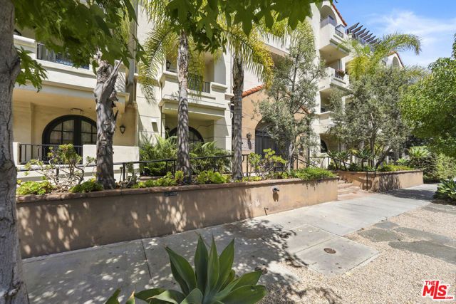 1135 Rexford Drive 302, Los Angeles, CA 90035
