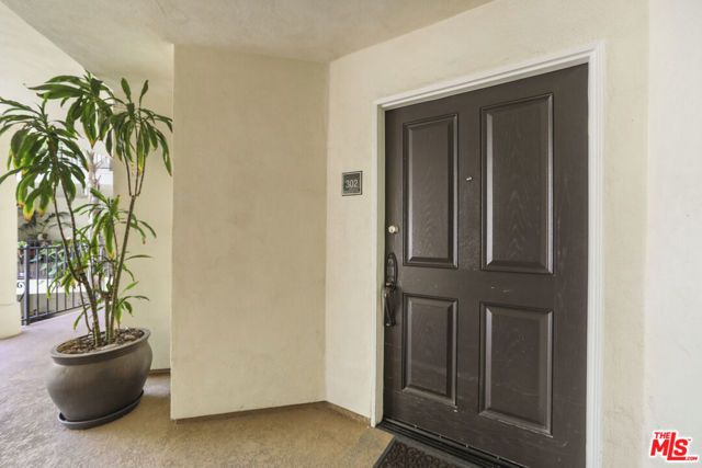 1135 Rexford Drive 302, Los Angeles, CA 90035