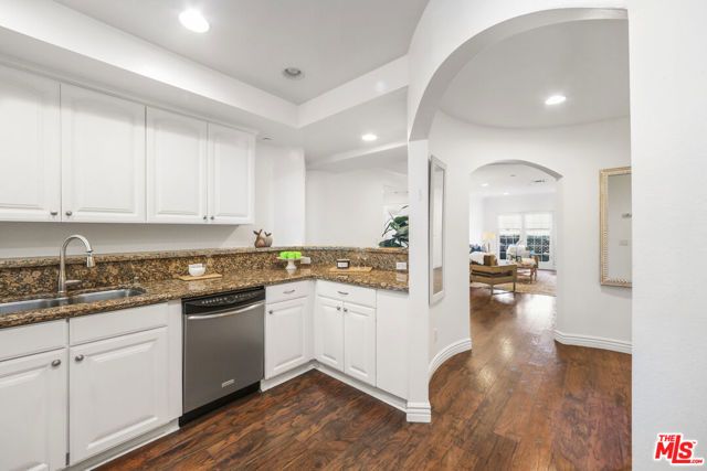 1135 Rexford Drive 302, Los Angeles, CA 90035
