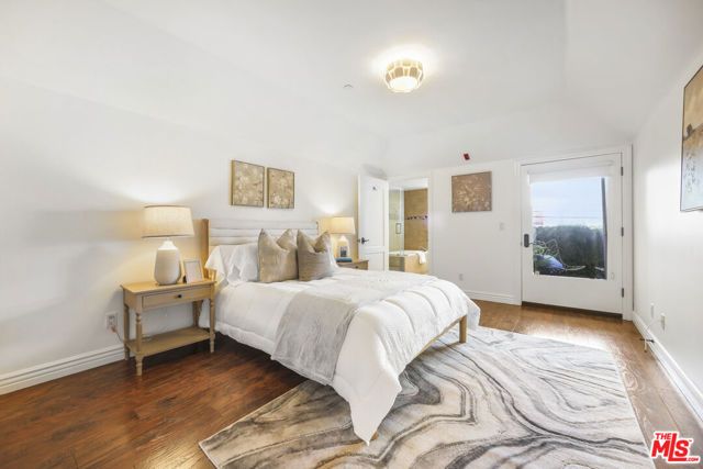 1135 Rexford Drive 302, Los Angeles, CA 90035