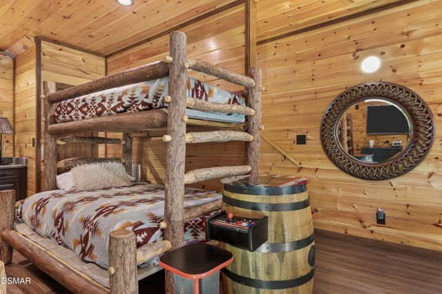 2529 Mountain Holly Way, Sevierville, TN 37862