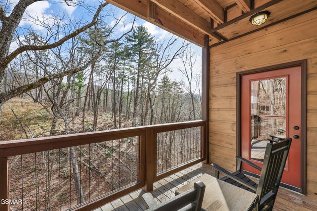 2529 Mountain Holly Way, Sevierville, TN 37862