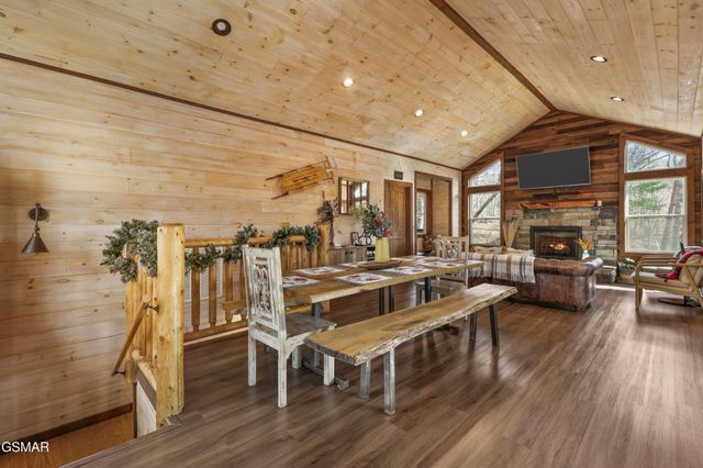 2529 Mountain Holly Way, Sevierville, TN 37862