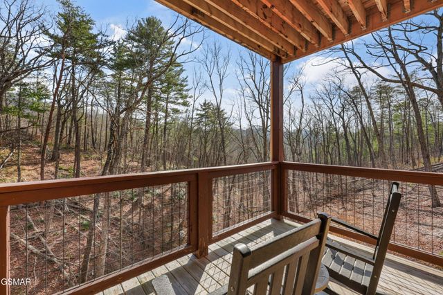 2529 Mountain Holly Way, Sevierville, TN 37862