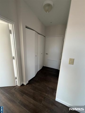 40 Washington Avenue B9, Dumont, NJ 07628