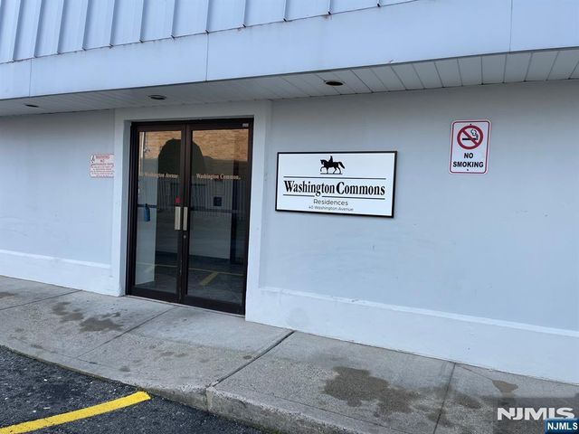 40 Washington Avenue B9, Dumont, NJ 07628