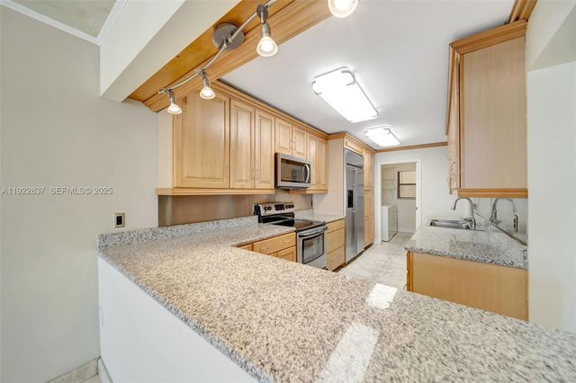 200 Golden Isles Dr 203, Hallandale Beach, FL 33009