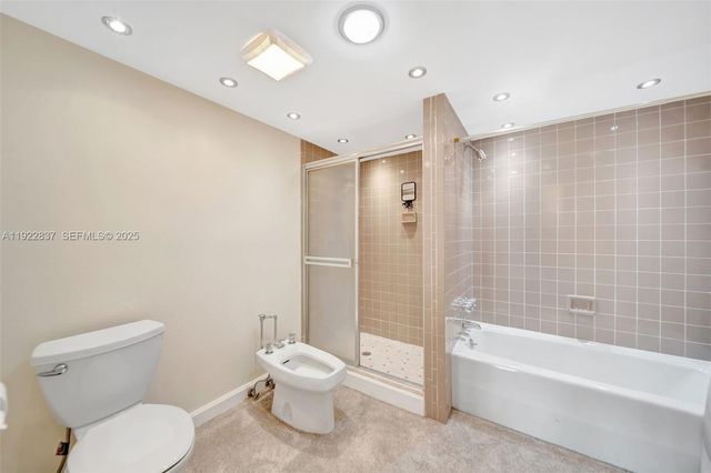 200 Golden Isles Dr 203, Hallandale Beach, FL 33009