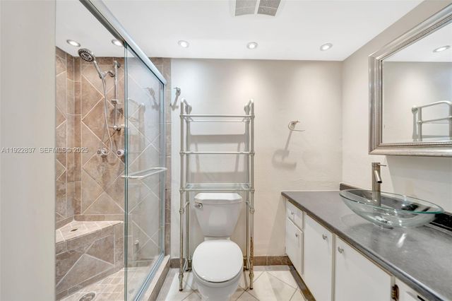 200 Golden Isles Dr 203, Hallandale Beach, FL 33009