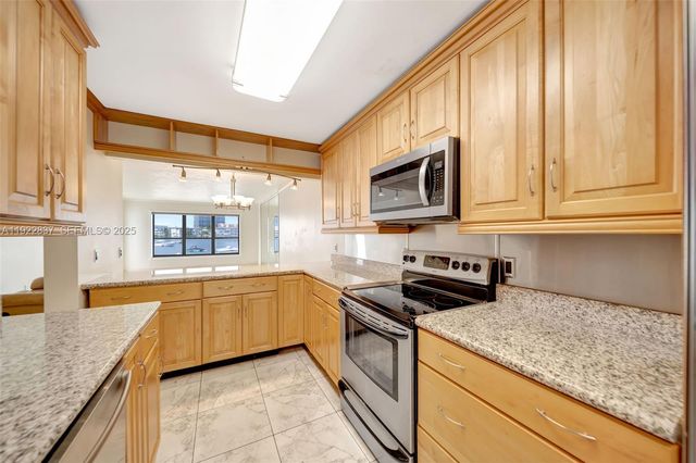 200 Golden Isles Dr 203, Hallandale Beach, FL 33009