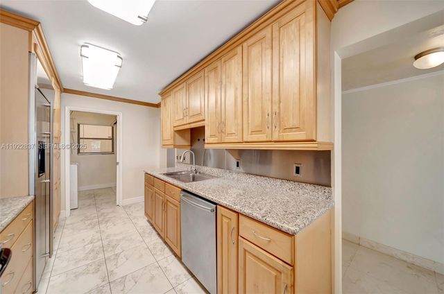 200 Golden Isles Dr 203, Hallandale Beach, FL 33009