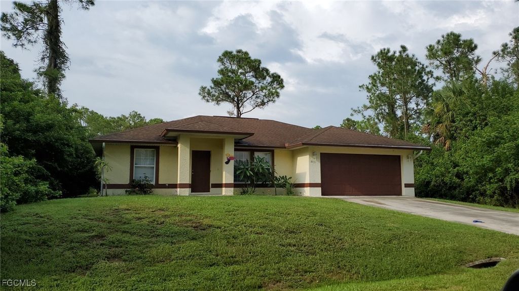1013 Butler ST E, Lehigh Acres, FL 33974