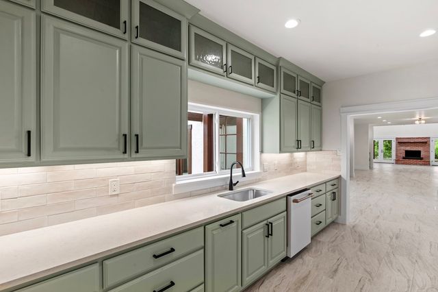 362 Englewood Dr, Kerrville, TX 78028