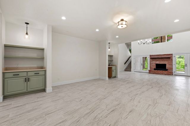 362 Englewood Dr, Kerrville, TX 78028