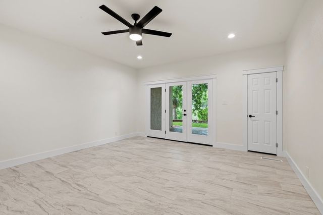 362 Englewood Dr, Kerrville, TX 78028