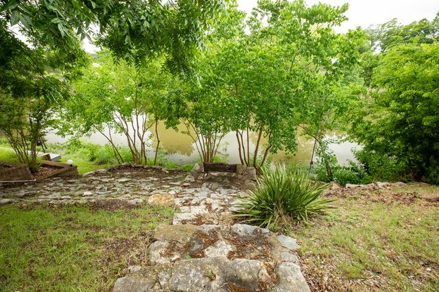 362 Englewood Dr, Kerrville, TX 78028