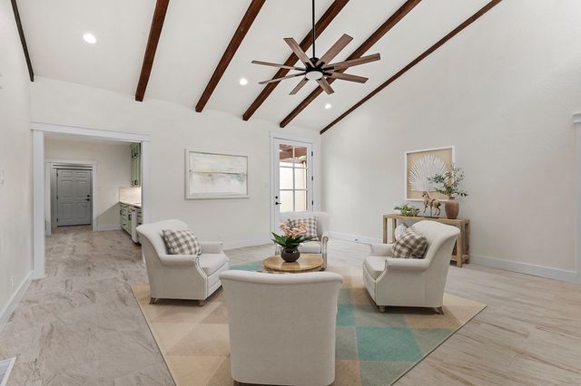 362 Englewood Dr, Kerrville, TX 78028