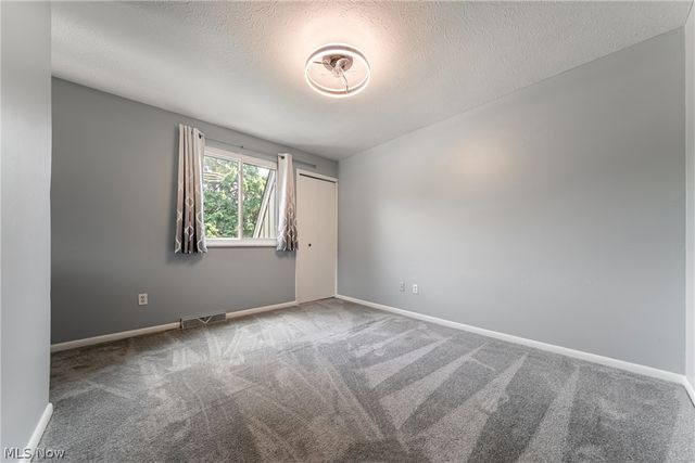 68 Landings Way, Avon Lake, OH 44012