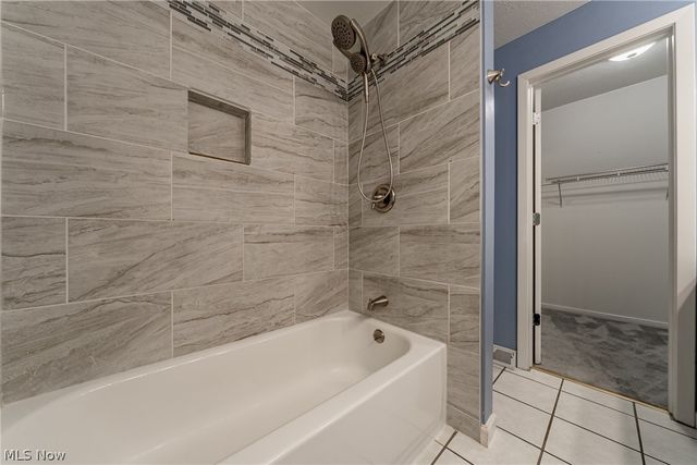68 Landings Way, Avon Lake, OH 44012