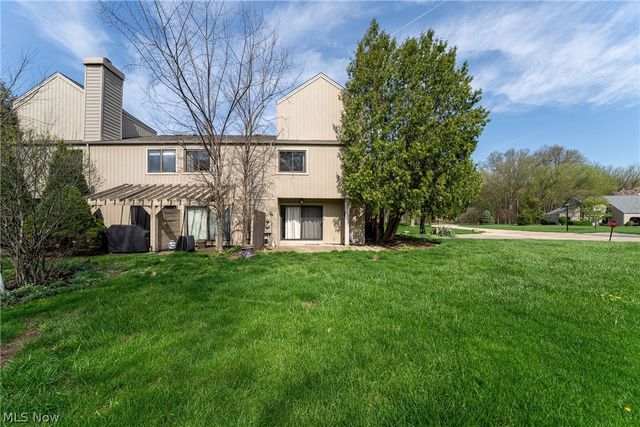 68 Landings Way, Avon Lake, OH 44012