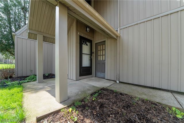 68 Landings Way, Avon Lake, OH 44012