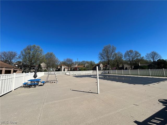 68 Landings Way, Avon Lake, OH 44012
