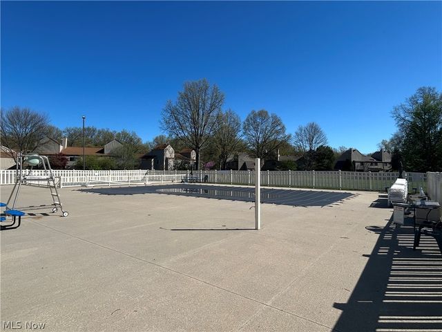 68 Landings Way, Avon Lake, OH 44012