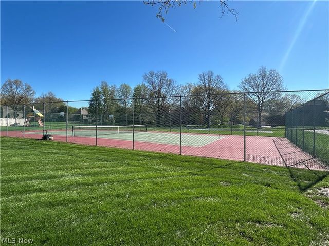 68 Landings Way, Avon Lake, OH 44012
