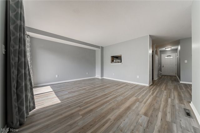 68 Landings Way, Avon Lake, OH 44012