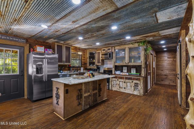 30477 Attala Highway 19, West, MS 39192