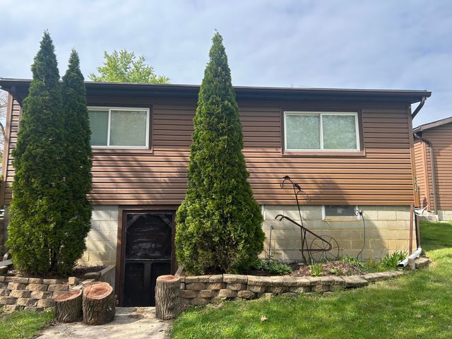 8212 W 128th Place, Cedar Lake, IN 46303