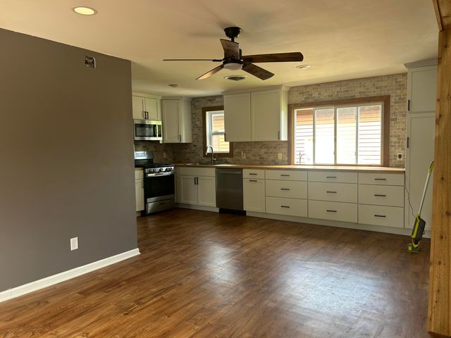 8212 W 128th Place, Cedar Lake, IN 46303