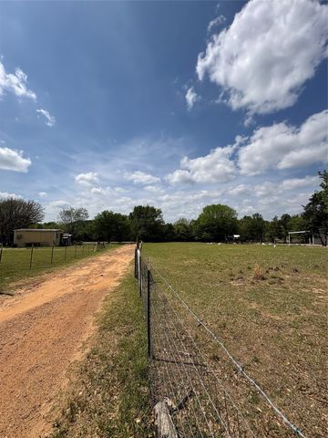 2648 Fm-2152, Mt Pleasant, TX 75455