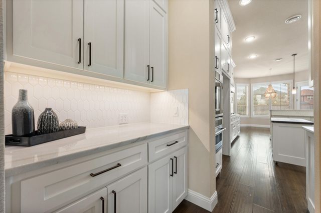 925 Sandy Hill, Burleson, TX 76028