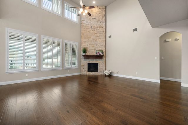 925 Sandy Hill, Burleson, TX 76028