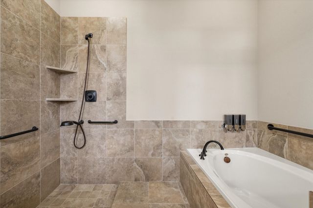 925 Sandy Hill, Burleson, TX 76028