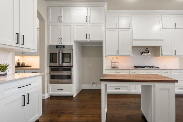 925 Sandy Hill, Burleson, TX 76028