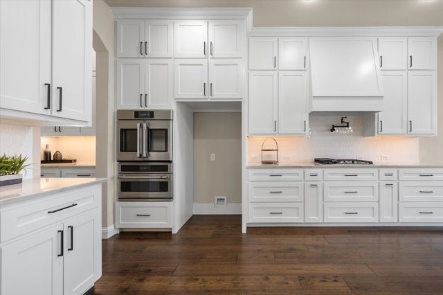 925 Sandy Hill, Burleson, TX 76028