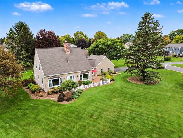 30 Stonington Dr, Pittsford, NY 14534